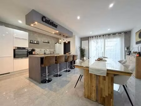 maison 2/3 chambres avec jardin  2 terrasses  2 salles d’eau