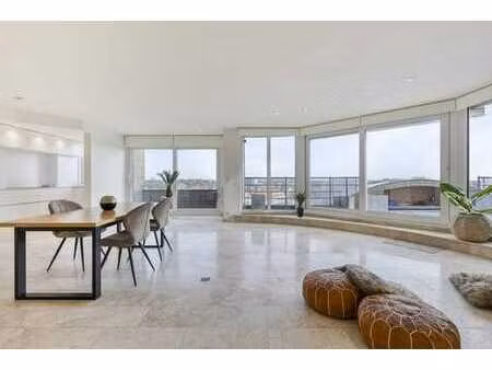 penthouse de haut niveau à boom avec 3 chambres et une terra