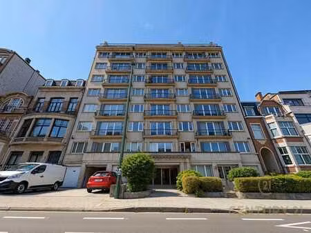 rez-de-chaussée avec jardin et garage à vendre