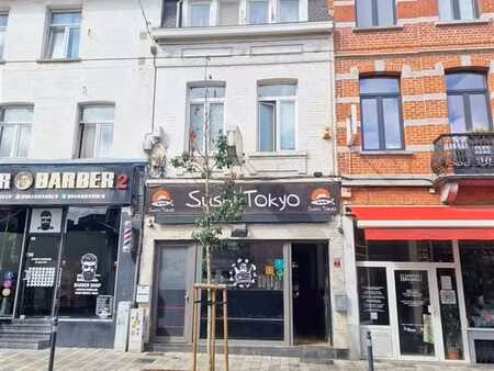 immeuble de rapport - commerce + 2 appartements - bon etat!!