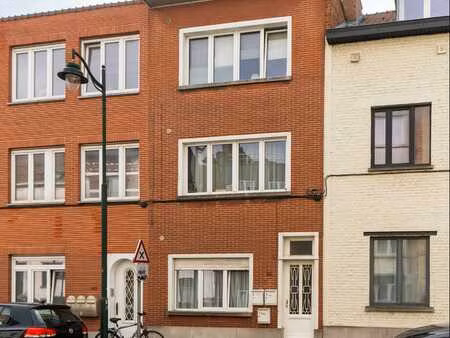 immeuble de rapport de 3 unités - 605.000 euros