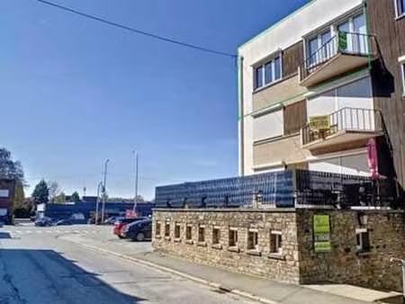 a louer: charmant appartement 2 chambre en parfait état