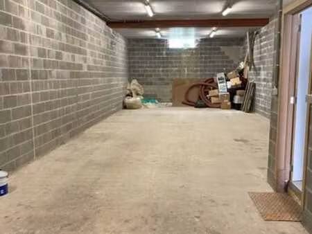 a louer garage sur ressaix.