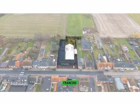très spacieux commerce avec habitation à houthulst