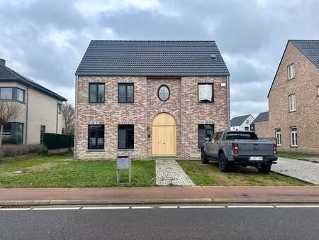 vrijstaande woning op ruim perceel te laakdal te huur!