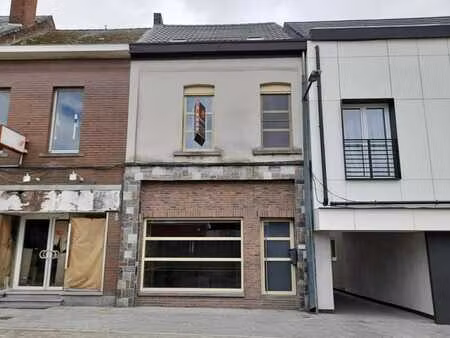 te renoveren woning in het centrum van brakel