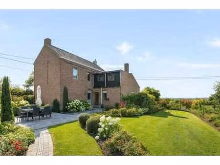 maison familiale 5 chambres à emplacement unique