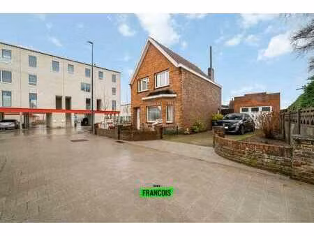 te renoveren woning met veel potentieel in oudenburg