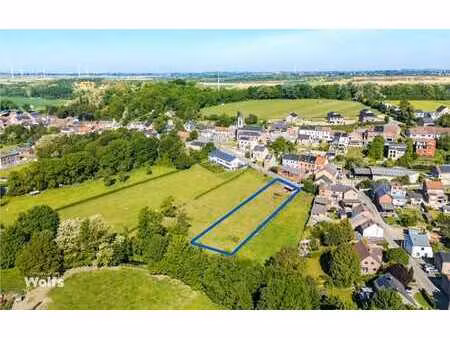 parcelle à bâtir de 2.803 m² dans un cadre verdoyant !