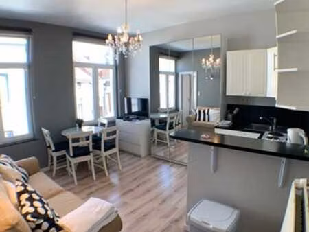 appartement 1chambre meuble et equipe dans rue tres calme