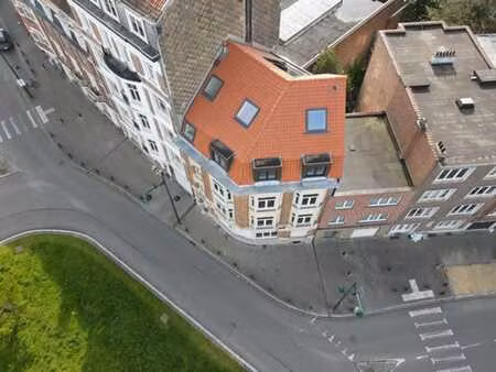 magnifique appartement entièrement rénové avec balcon