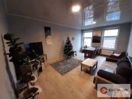 appartement - duplex - situé au centre de la louvière