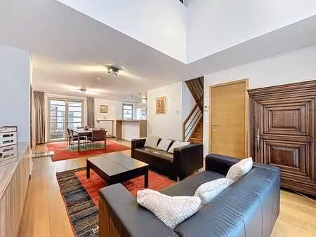 élégant duplex au centre historique de bruxelles