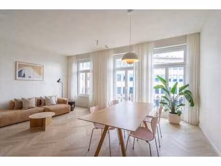 sablon i 90 m² dans immeuble entièrement reconstruit