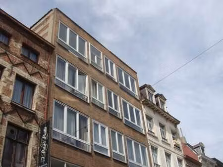 superbe appartement rénové proximité place saint catherine