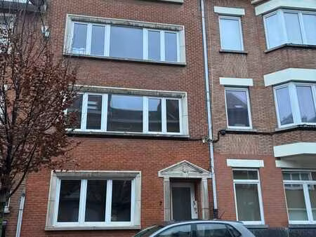 appartement 2 chambres entièrement rénové avec terrasse