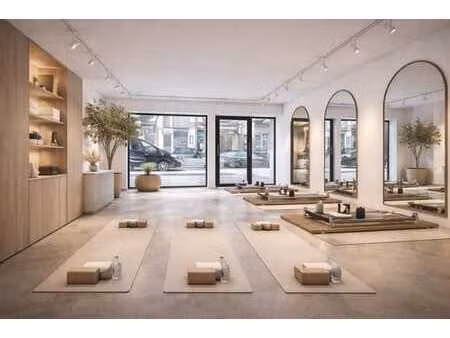 ixelles  commerce avec large vitrine à 2 pas du cimetière