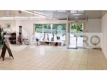 local commercial à louer