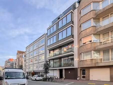 appartement moderne de 2 chambres au cœur de knokke