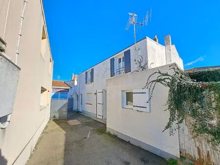 vente immeuble à beauvoir-sur-mer (85230) : à vendre / 147m² beauvoir-sur-mer