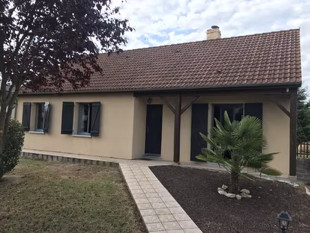 en exclusivité! pavillon en très bon état à 15min de la flèc