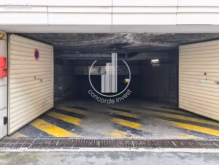 parking/box 1 pièce 12 m²