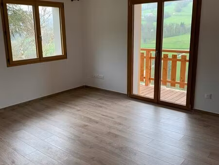 bel appartement t3 en duplex non meublé
