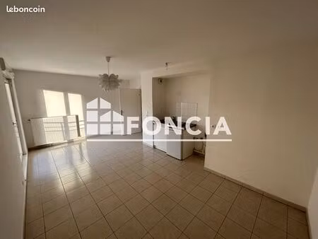 studio 1 pièce 30 m²