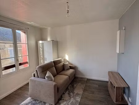 studio refait à neuf – calme et bien situé