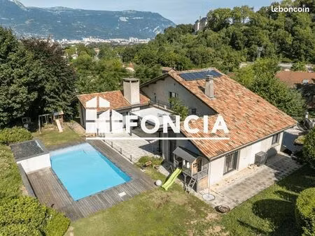 maison 5 pièces 272 m²