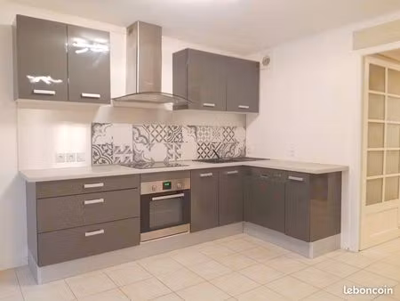 grand t3 à louer centre ville cluses  rue pasteur