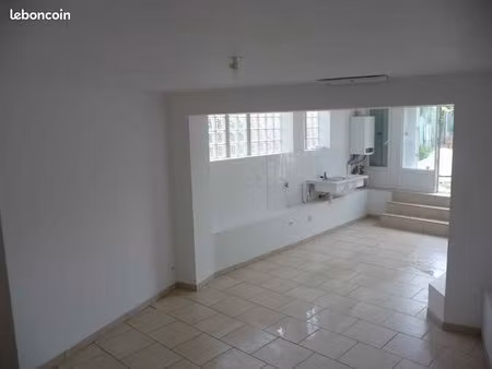 t1+cour st hilaire st floren