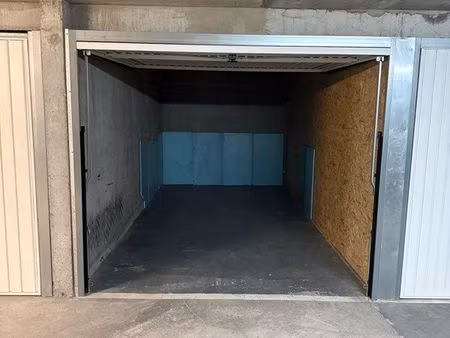 location d’un box fermé pour garage ou stockage