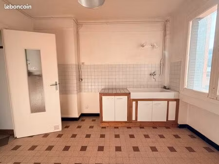 appartement t3 de 63 62 m² à rénover - 2 chambres - lyon 7 - cave