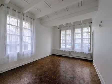 t3 avec terrasse et belle hauteur sous plafond - fort potentiel à malakoff