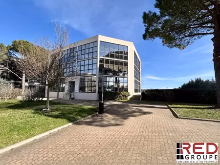 bureau pole d'activite 164 m2