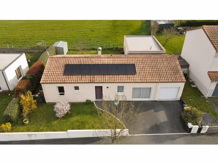 maison plain-pied de 2012  4 chambres  garage  jardin