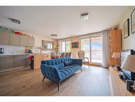 appartement 3 pièces avec terrasse