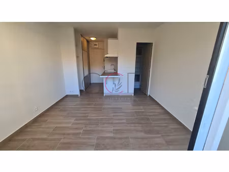 studio  aix centre ville  libre.