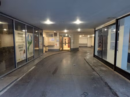 parking / box les lilas 13 m2