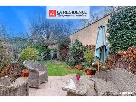 propriété 7 pièces 200 m²