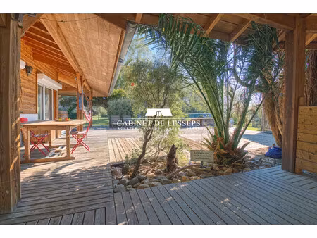 maison de plain-pied aux airs de vacances