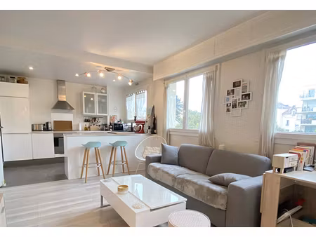 lumineux t2 en excellent état avec gardien - idéalement situé à fontenay-aux-roses / chati