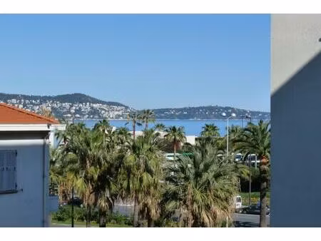 2 pièces parking vue mer