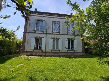 maison 9 pièces 174 m²