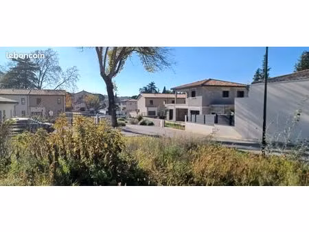 terrain 916 m² montelimar