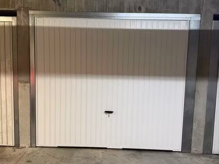 garage vaulx en velin village