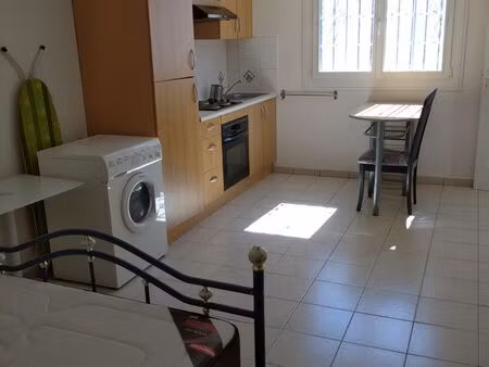 studio meublé à louer à l'année à biarritz