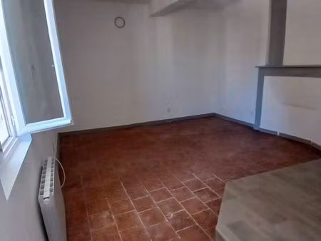 t2 a mirande avec balcon