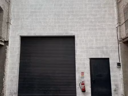 entrepôt hangar local box stockage à louer 160m2 sécurisé privé